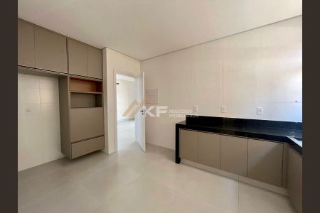 2_photo/94b9b9711d.ab07fd636beaa176-ATLAS-c8124c4f-fa58-4c7c-98eb-33ef9c5c0b7e.jpg de casa de condomínio à venda com 3 quartos, 235m² em Vila do golf, Ribeirão Preto