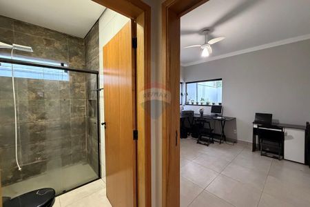 2_photo/94b9b97259.1ad5fb952b026013-ATLAS-13d5a6a0-bcab-48fd-b47b-cd3e4882b3b9.jpg de casa à venda com 5 quartos, 420m² em Royal Park, Ribeirão Preto