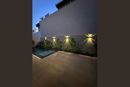 5_photo/94b9b97f2f.3fb6a6d23b4be51c-ATLAS-f2835bd5-cd66-4558-8d3a-daf3c6977dca.jpg de casa de condomínio à venda com 3 quartos, 199m² em Vila do Golfe, Ribeirão Preto