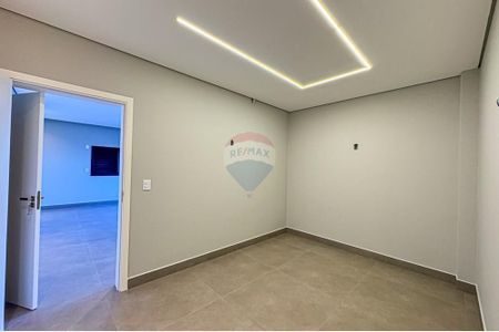 12_photo/94b9b98281.94e84ceda0006bd6-ATLAS-690f99b4-6f39-4ab8-8fa6-8bc2b7e3799c.jpg de casa à venda com 3 quartos, 418m² em Bonfim Paulista, Ribeirão Preto