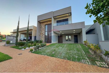 4_photo/94b9b98285.6721d330cc8d7611-ATLAS-586ba52a-86b9-4e0b-8f67-38c34132d0b0.jpg de casa à venda com 4 quartos, 351m² em Vila do Golfe, Ribeirão Preto