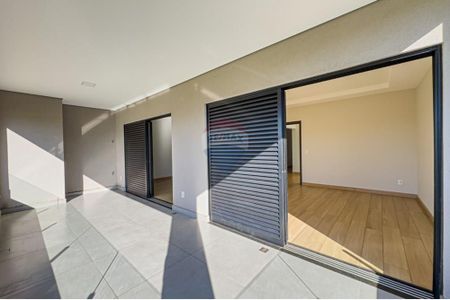 24_photo/94b9b98285.6721d330cc8d7611-ATLAS-8e40a254-dbce-4e08-a38e-c2481d7ed9eb.jpg de casa à venda com 4 quartos, 351m² em Vila do Golfe, Ribeirão Preto