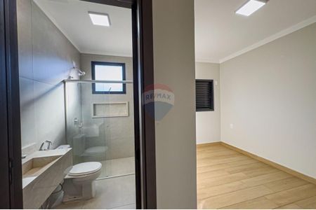 26_photo/94b9b98285.6721d330cc8d7611-ATLAS-e9c066f9-8b76-4406-b00a-03d9ba3a4e98.jpg de casa à venda com 4 quartos, 351m² em Vila do Golfe, Ribeirão Preto