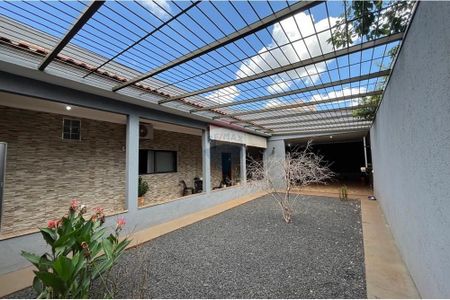 5_photo/94b9bdb0bf.f469cfda097b0aa9-ATLAS-bdd75ff4-a28c-430c-9cda-197a9d9d83e9.jpg de casa à venda com 2 quartos, 181m² em yy, Ribeirão Preto