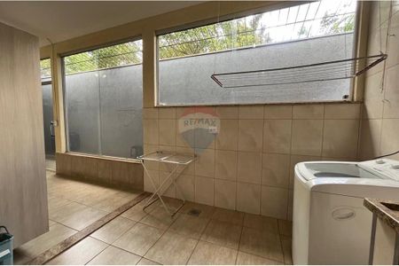 21_photo/94b9bdb0bf.f469cfda097b0aa9-ATLAS-e30b44cf-7a1e-437e-8f84-fce1d275caf2.jpg de casa à venda com 2 quartos, 181m² em yy, Ribeirão Preto