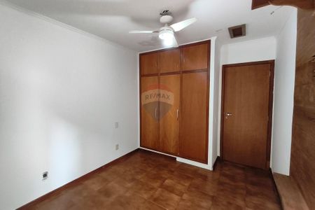 5_photo/94b9bdb931.ccfee957a0edc138-ATLAS-33630f58-d8dd-4415-bddc-dab2ea02fad7.jpg de casa à venda com 4 quartos, 288m² em Jardim Recreio, Ribeirão Preto