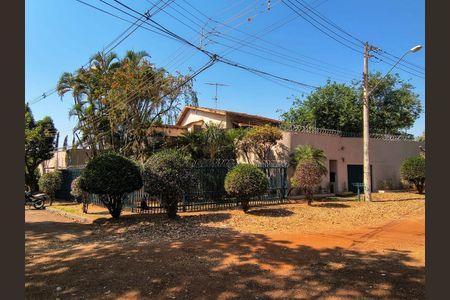 25_photo/94b9bdbd6f.826aa08d214c4ef3-ATLAS-f9c2c2bf-68e4-4f19-8ebf-05ecbb182ec8.jpg de casa à venda com 3 quartos, 270m² em Jardim Recreio, Ribeirão Preto