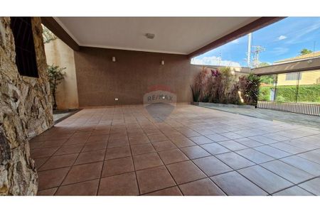 8_photo/94b9bdbea3.7d3c41bc496dffaa-ATLAS-011261a4-7d43-4467-8264-ade2ba0f70bb.jpg de casa à venda com 4 quartos, 376m² em Jardim Recreio, Ribeirão Preto