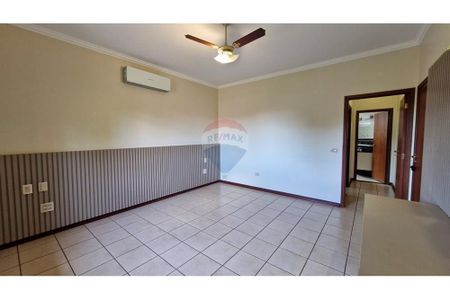 38_photo/94b9bdbea3.7d3c41bc496dffaa-ATLAS-6fe40838-c878-4157-a9bd-b4dd6afdefa6.jpg de casa à venda com 4 quartos, 376m² em Jardim Recreio, Ribeirão Preto