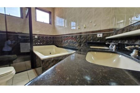 42_photo/94b9bdbea3.7d3c41bc496dffaa-ATLAS-de052f66-c056-47ad-9614-3d79cec89a09.jpg de casa à venda com 4 quartos, 376m² em Jardim Recreio, Ribeirão Preto