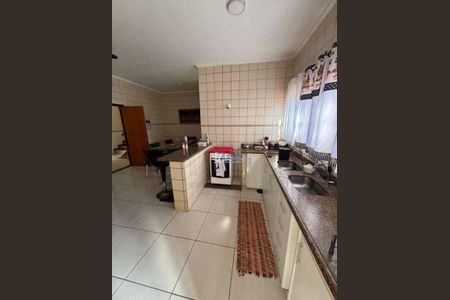 21_photo/94b9bdcf49.92bd7eb76981e119-ATLAS-9113c040-9eac-48b2-ac3a-4ad730fa22d9.jpg de casa à venda com 4 quartos, 254m² em Jardim Recreio, Ribeirão Preto