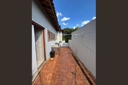 4_photo/94b9bdcf49.92bd7eb76981e119-ATLAS-b57c0c78-251e-4ca9-b282-7553f88edda0.jpg de casa à venda com 4 quartos, 254m² em Jardim Recreio, Ribeirão Preto