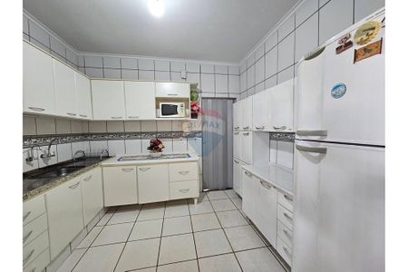 1_photo/94b9bdd8ab.c2ed6ef6e3c218ea-ATLAS-277b8293-7f1c-4f49-839f-b2289ba2d1f0.jpg de casa à venda com 4 quartos, 156m² em Vila Monte Alegre, Ribeirão Preto