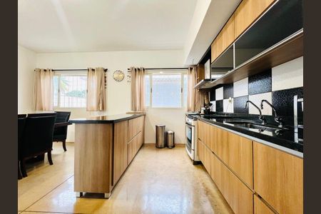 9_photo/94b9bde1ed.8d9d2e8c4e07ca84-ATLAS-930e30ff-989d-4874-a915-35eb0732a107.jpg de casa à venda com 3 quartos, 320m² em Parque Residencial Cidade Universitaria, Ribeirão Preto