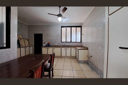 38_photo/94b9be0a8f.826320bd9fe033a1-ATLAS-33a83bab-eeb8-4415-b1df-e36cce42ff42.jpg de casa para alugar com 3 quartos, 295m² em Parque Residencial Cidade Universitaria, Ribeirão Preto