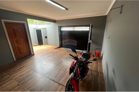 2_photo/94b9be2075.4bd2615f33144f40-ATLAS-c02adea1-8c44-4b89-8171-73fafff503fa.jpg de casa à venda com 3 quartos, 161m² em Jardim Javari, Ribeirão Preto