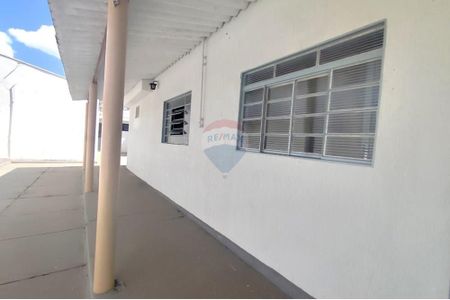 12_photo/94b9be394d.8cc17f8f7b4e5195-ATLAS-4c2261a0-d946-4b99-b0e3-b4a28831e282.jpg de casa à venda com 3 quartos, 199m² em Ipiranga, Ribeirão Preto