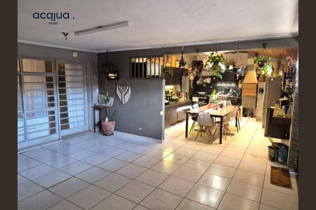 3_photo/94b9be4355.4d21696e34f451c0-ATLAS-bc97d7c0-1019-4ec2-88fb-ee264841fe5f.jpg de casa à venda com 3 quartos, 209m² em Ipiranga, Ribeirão Preto