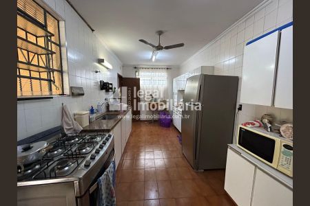 17_photo/94b9be5de1.5b981bad77c7b6ca-ATLAS-77e9d57c-6bd5-4238-8f0a-73cccfb8e03c.jpg de casa à venda com 3 quartos, 175m² em Vila Tiberio, Ribeirão Preto