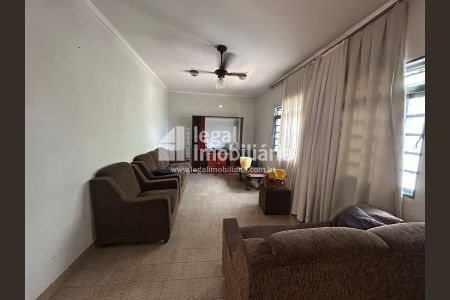 37_photo/94b9be5de1.5b981bad77c7b6ca-ATLAS-9375b4dd-03be-43f4-bc6d-0cefa65e5d23.jpg de casa à venda com 3 quartos, 175m² em Vila Tiberio, Ribeirão Preto