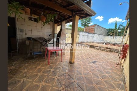 33_photo/94b9be5de1.5b981bad77c7b6ca-ATLAS-c94ecf16-86c8-4963-83e1-40e0a70a2b36.jpg de casa à venda com 3 quartos, 175m² em Vila Tiberio, Ribeirão Preto