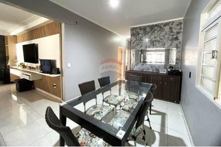 4_photo/94b9be6c89.18b8a14695e0a03b-ATLAS-b2f6642f-7feb-4e32-826e-8999058fdfd6.jpg de casa à venda com 2 quartos, 139m² em Sumarezinho, Ribeirão Preto