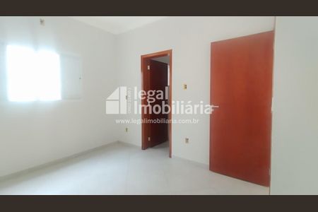 2_photo/94b9be6d1d.f7e18c8d716b2948-ATLAS-5f73b594-5f7c-4bd8-95aa-e17358129cc8.jpg de casa à venda com 3 quartos, 126m² em Vila Maria Luiza, Ribeirão Preto