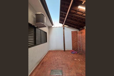 2_photo/94b9be6db9.466ff750729a0d4b-ATLAS-279f0f15-1bee-443a-8560-2d00a61ce981.jpg de casa à venda com 3 quartos, 155m² em Sumarezinho, Ribeirão Preto