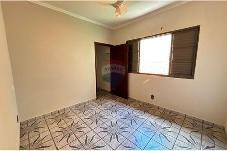 10_photo/94b9be702d.fc71c6367f0f28fd-ATLAS-8b808c3f-95bf-4b38-8b97-c0cc631c3c70.jpg de casa à venda com 3 quartos, 194m² em Jardim Antartica, Ribeirão Preto