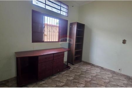 27_photo/94b9be92e9.19e03aecb237846c-ATLAS-ba4bd5d5-37f5-40db-bbdb-cb2c6e3971b7.jpg de casa à venda com 4 quartos, 162m² em Vila Virginia, Ribeirão Preto