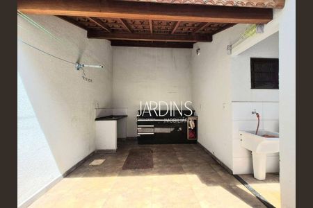 37_photo/94b9be98c3.59b9fa3339c8dcb8-ATLAS-525a0c81-f78c-42f4-93bd-e5d71fe6fb1e.jpg de casa à venda com 2 quartos, 84m² em Jardim Maria Goretti, Ribeirão Preto