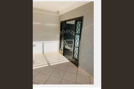 5_photo/94b9be9dd5.6611417b94a32920-ATLAS-e9f9acd9-c605-4b7a-8f1f-93fe5e76fc26.jpg de casa à venda com 3 quartos, 180m² em Parque Ribeirao Preto, Ribeirão Preto