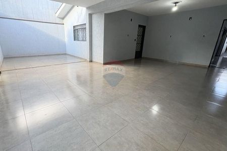 5_photo/94b9bea4ad.4a782679eeb82acf-ATLAS-395da630-d235-49ae-a0dc-fefa90f1ea18.jpg de casa à venda com 3 quartos, 180m² em Parque Ribeirao Preto, Ribeirão Preto