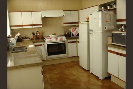 10_photo/94b9bec20f.38b2e85bf3e28a1f-ATLAS-47964baa-e6ca-4a2a-9068-5eb4c66bf99a.jpg de casa à venda com 3 quartos, 306m² em Jardim Sumare, Ribeirão Preto