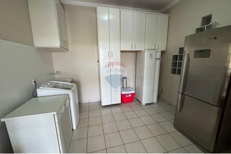 8_photo/94b9bec295.3d76d16f427c11e3-ATLAS-30bbda71-c670-41a9-baa7-c9603d42fc8d.jpg de casa para alugar com 5 quartos, 362m² em Centro, Ribeirão Preto