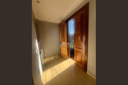 2_photo/94b9bec6f3.b0c9be0884e142d1-ATLAS-2a18ad59-b526-4d71-97ef-549c909e63ea.jpg de casa à venda com 3 quartos, 210m² em Alto da Boa Vista, Ribeirão Preto