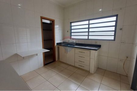 8_photo/94b9bec903.80a7f3f1b00bd23a-ATLAS-68f4ed03-39a4-47ba-942e-953a9eb559a0.jpg de casa à venda com 4 quartos, 178m² em Jardim California, Ribeirão Preto