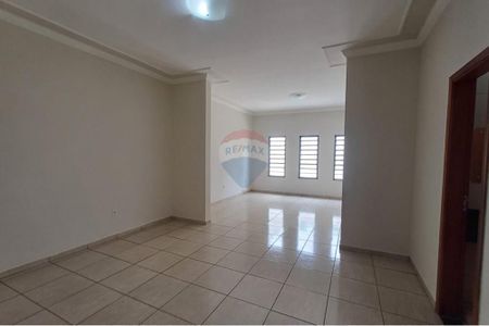 6_photo/94b9bec903.80a7f3f1b00bd23a-ATLAS-b7344a6d-cff9-490b-a16c-1a88ef2c47fb.jpg de casa à venda com 4 quartos, 178m² em Jardim California, Ribeirão Preto