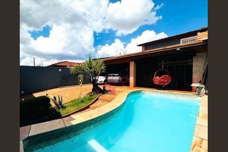 3_photo/94b9bec9a3.050457e5900a31c9-ATLAS-5e2f7e84-6661-495b-8eeb-7fc5f1d13568.jpg de casa à venda com 4 quartos, 266m² em Subsetor Sul - 5 (S-5), Ribeirão Preto