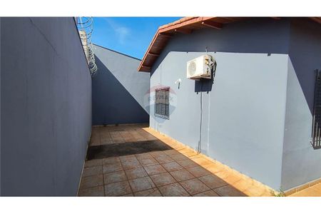 6_photo/94b9becbf9.bae9bb342cbbd25b-ATLAS-44cfe6bd-54c8-42d3-aa44-a65fe3cf34e4.jpg de casa à venda com 5 quartos, 179m² em Jardim California, Ribeirão Preto