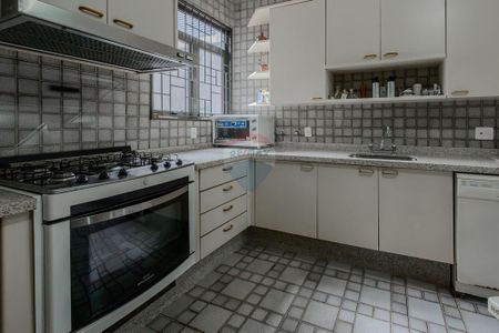 18_photo/94b9becfb3.806d4eb6cb56ab91-ATLAS-bfcef76f-f751-4580-888b-da6cd20a4ce1.jpg de casa à venda com 3 quartos, 355m² em Alto da Boa Vista, Ribeirão Preto