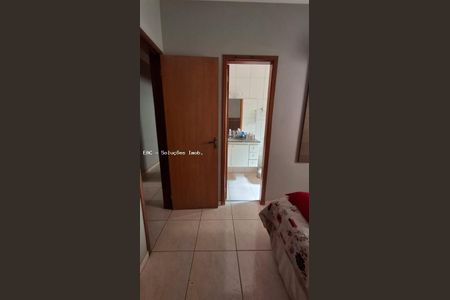 6_photo/94b9bed381.ceff8192393c33de-ATLAS-cae902e7-912d-4809-a617-9d5191e4d406.jpg de casa à venda com 3 quartos, 86m² em Jardim Irajá, Ribeirão Preto