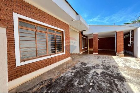 12_photo/94b9bed59f.8d2ef5eddb15fda8-ATLAS-42f3af2a-07a5-475d-9b53-8b4c2ab2775d.jpg de casa à venda com 3 quartos, 175m² em Subsetor Sul - 3 (S-3), Ribeirão Preto