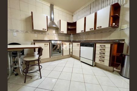 4_photo/94b9bed7c5.80a7f3f1b00bd23a-ATLAS-2439b893-42fc-4f8f-afdf-6b569fcdf81b.jpg de casa à venda com 3 quartos, 210m² em Jardim Sao Luiz, Ribeirão Preto