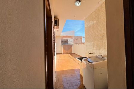 30_photo/94b9bed855.59b9fa3339c8dcb8-ATLAS-b107990f-97e8-4e03-9e9b-9ccec416ec3a.jpg de casa à venda com 3 quartos, 175m² em Jardim Sao Luiz, Ribeirão Preto