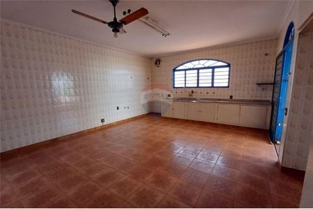31_photo/94b9beddd5.40111f7ca587124c-ATLAS-00701ced-670b-469a-ad19-d201eae0d13f.jpg de casa à venda com 4 quartos, 237m² em Jardim Sumare, Ribeirão Preto