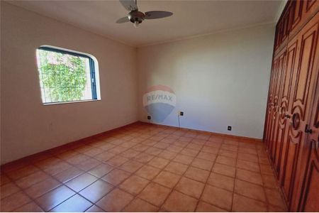 14_photo/94b9beddd5.40111f7ca587124c-ATLAS-36d56ec9-46cd-4be2-baa4-a204e2a026c6.jpg de casa à venda com 4 quartos, 237m² em Jardim Sumare, Ribeirão Preto