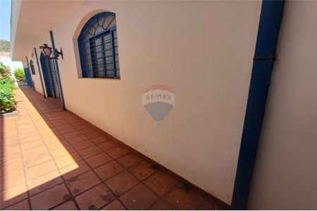 39_photo/94b9beddd5.40111f7ca587124c-ATLAS-55977cd9-c566-45d8-bfb4-cb5435d657d1.jpg de casa à venda com 4 quartos, 237m² em Jardim Sumare, Ribeirão Preto