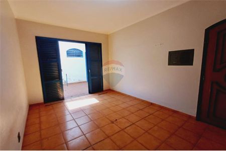 17_photo/94b9beddd5.40111f7ca587124c-ATLAS-e1e26669-cab8-4470-96a5-7b0bf7b9f34c.jpg de casa à venda com 4 quartos, 237m² em Jardim Sumare, Ribeirão Preto