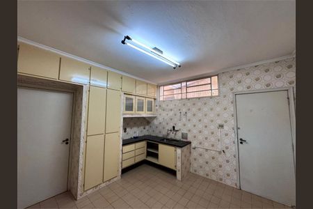 3_photo/94b9bedf53.d4b653a035097e83-ATLAS-fb65b16a-0245-41a0-88e2-15deceeb26f4.jpg de casa à venda com 4 quartos, 263m² em Jardim America, Ribeirão Preto